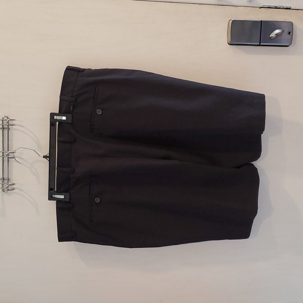 Greg Norman Black Classic Flat Front Golf Shorts 40 - Picture 3 of 7